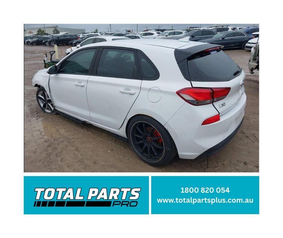 1000935157-Money Shot