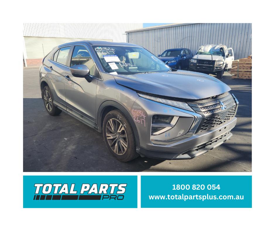 1000941331-Money Shot