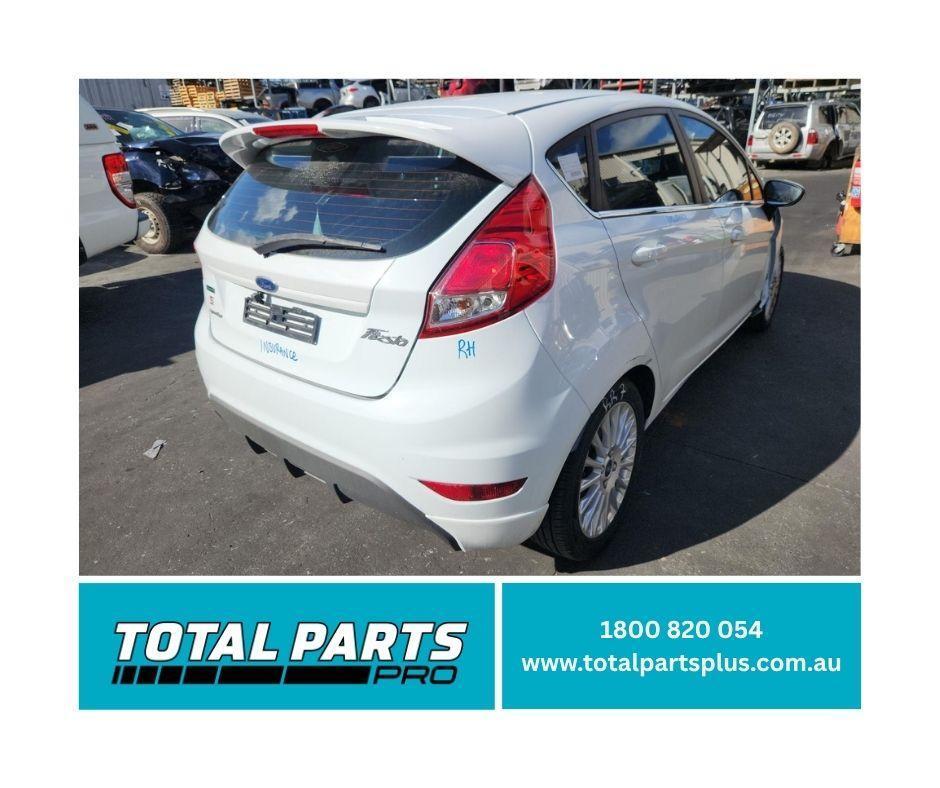 1000944111-Money Shot