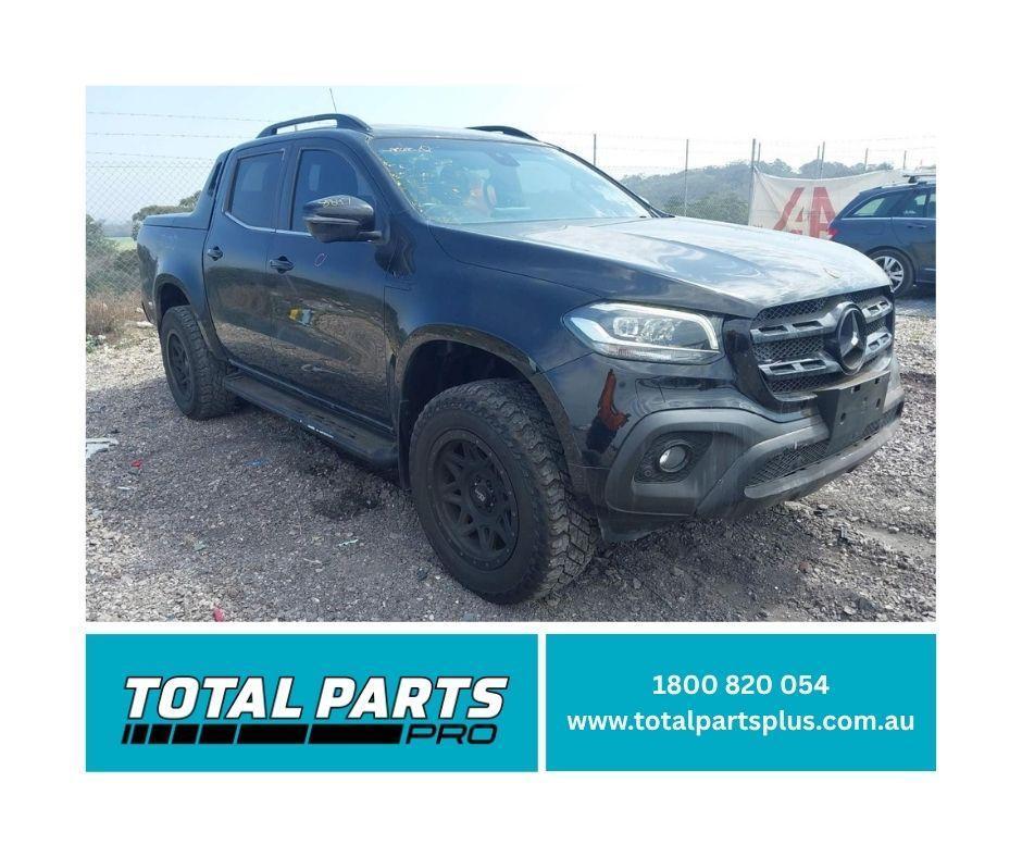 1000957427-Money Shot