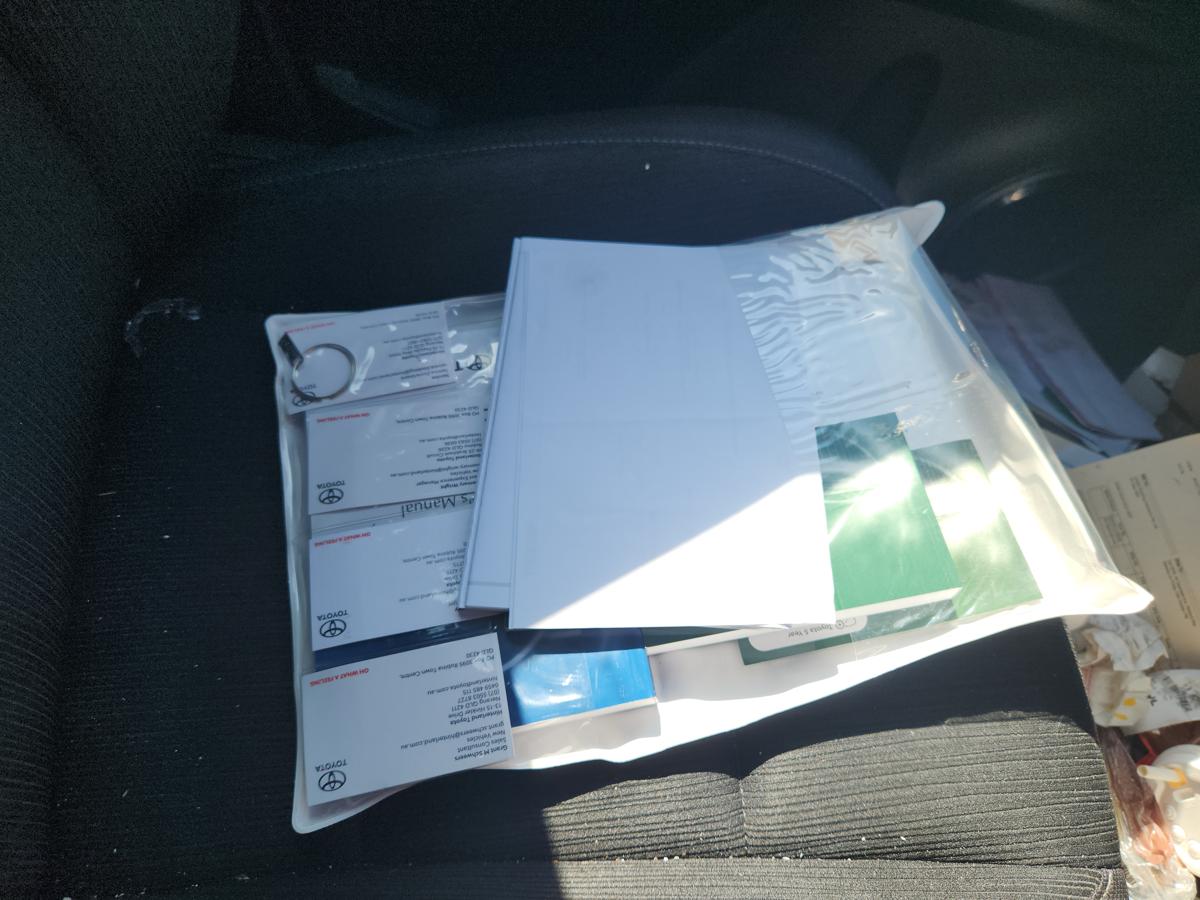 Owners Handbook for TOYOTA HILUX