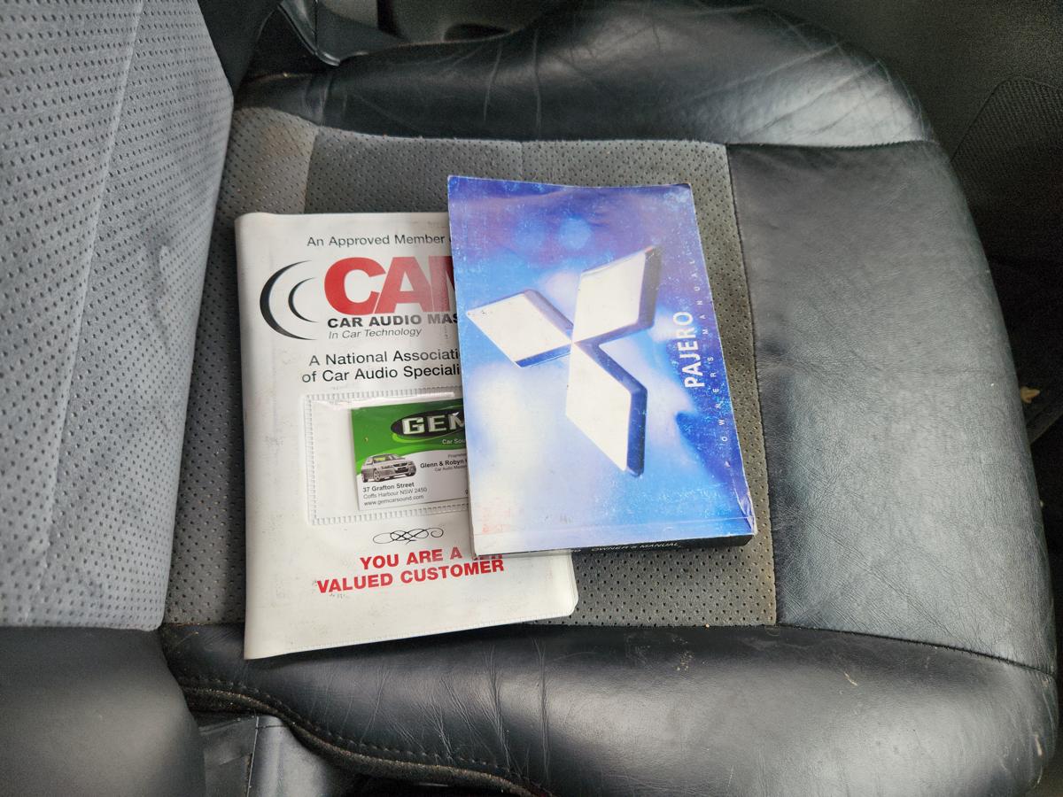 Owners Handbook for MITSUBISHI PAJERO