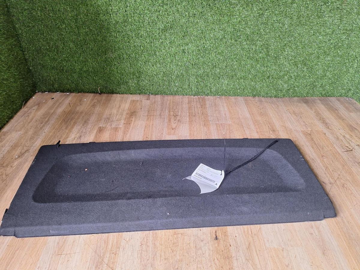 1000902774-Parcel Shelf/Cargo Blind Top