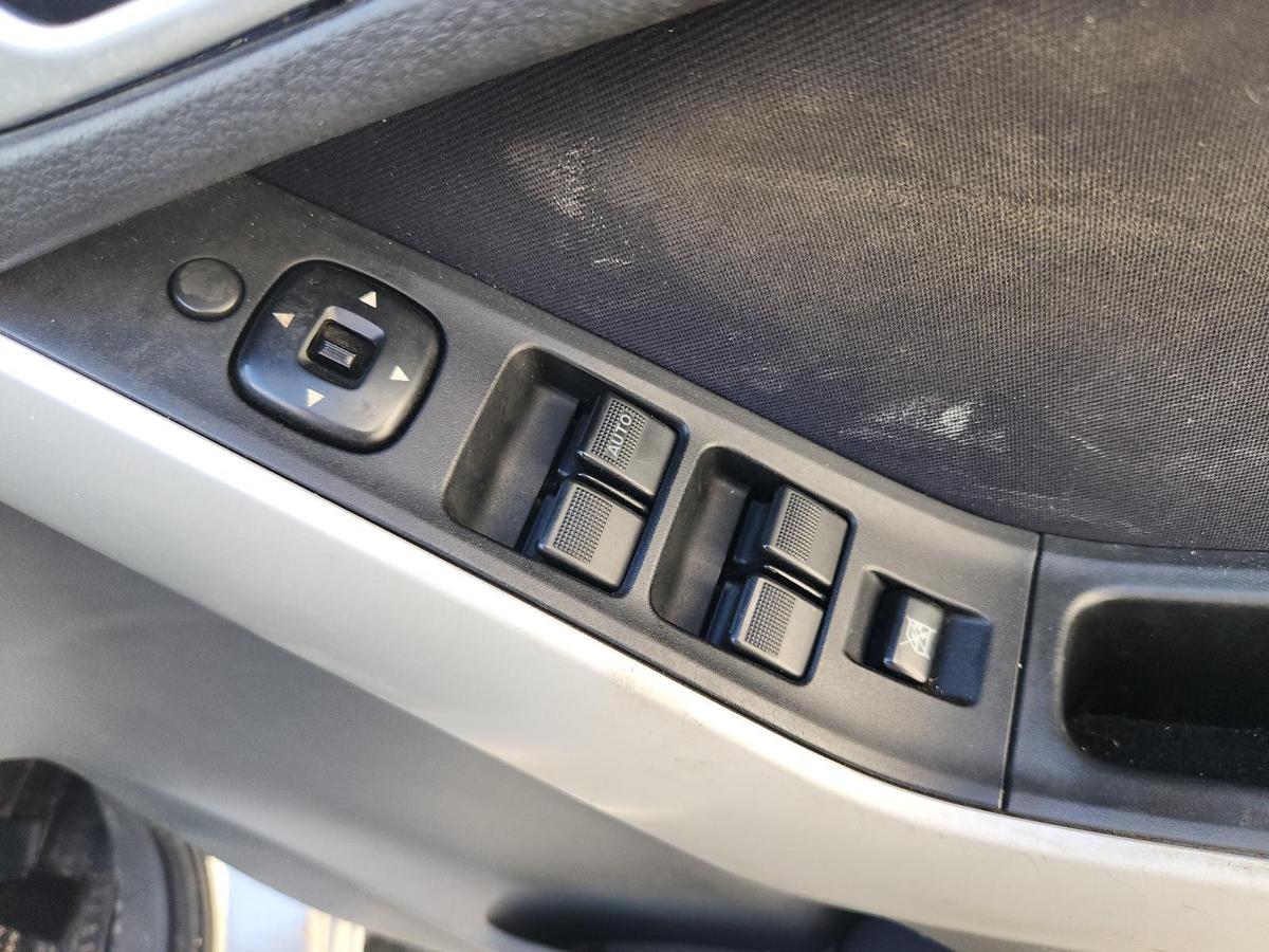 1000904696-Power Window Switch Master