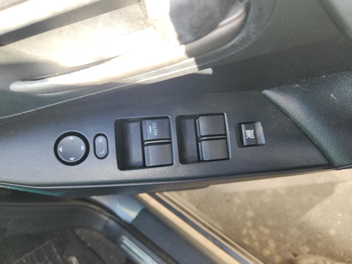 1000943955-Power Window Switch Master