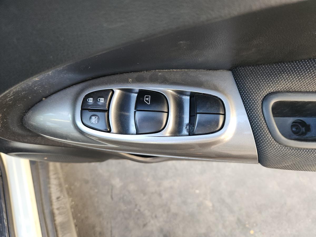 1000947656-Power Window Switch Master