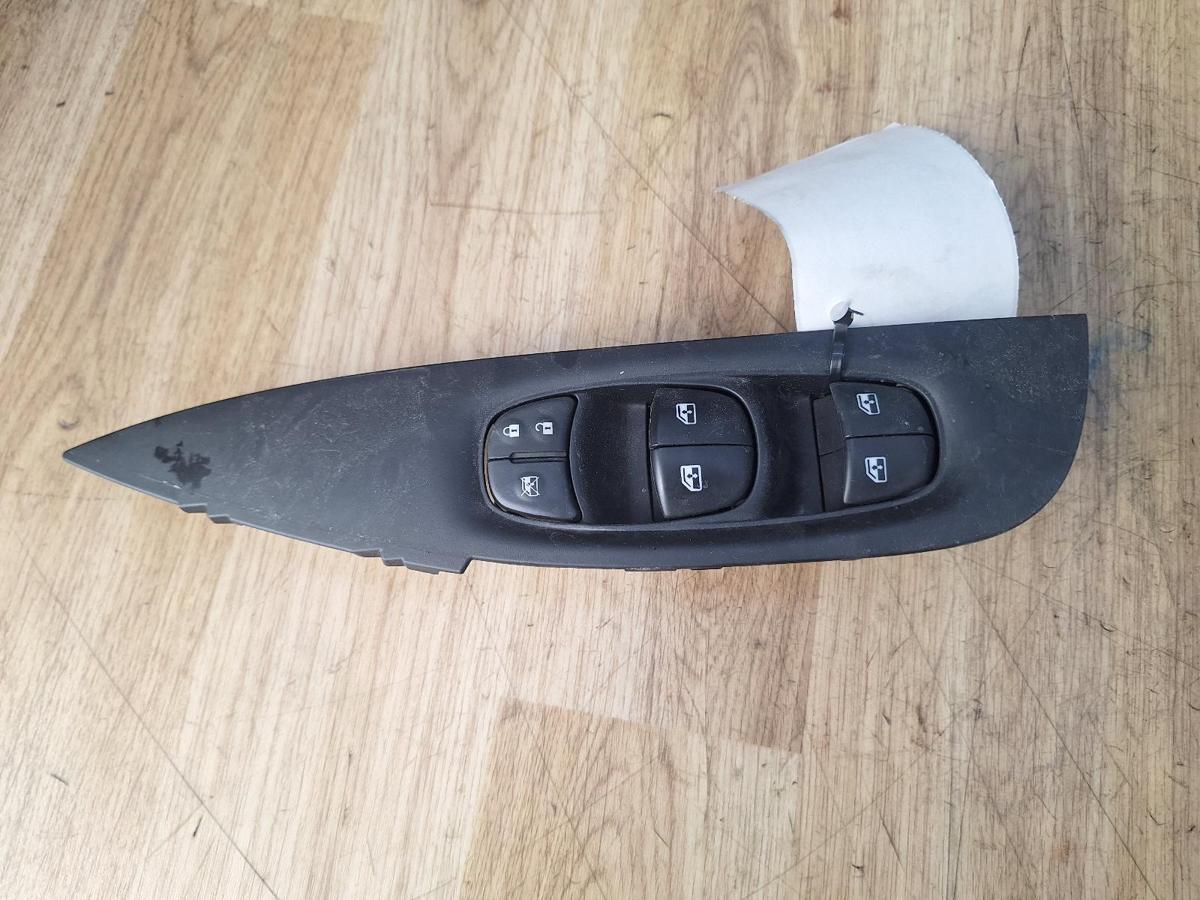 1000895746-Power Window Switch Master Top