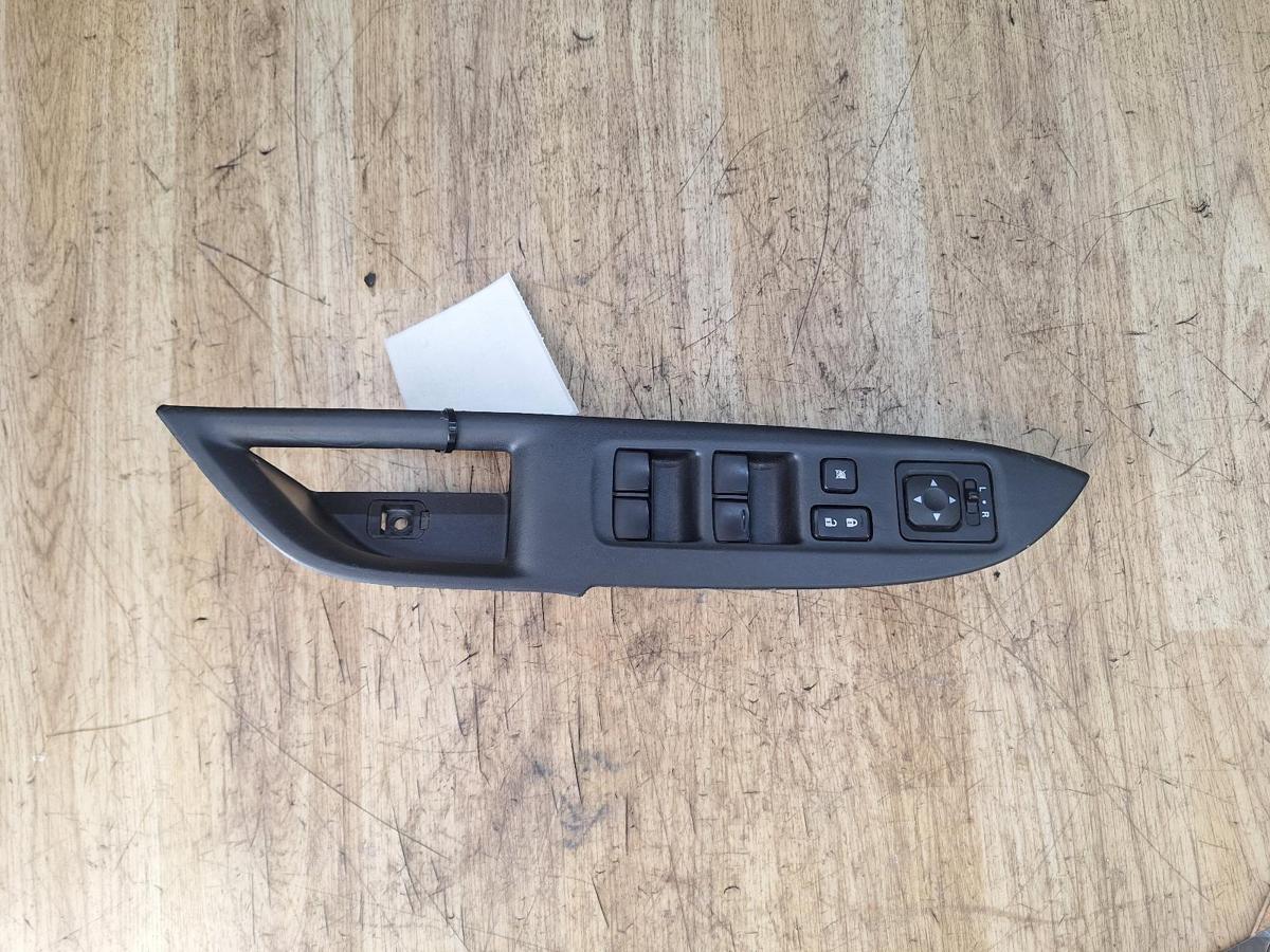 1000921077-Power Window Switch Master Top