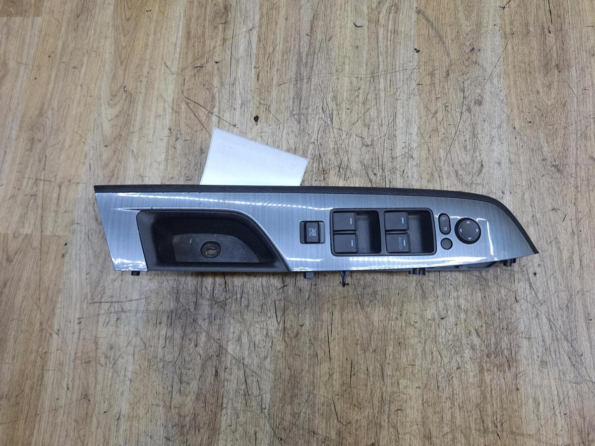 1000934695-Power Window Switch Master Top