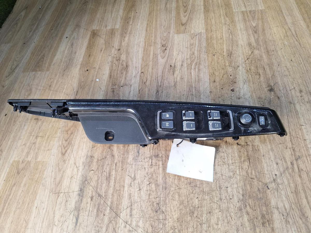 1000893629-Power Window Switch Master Top