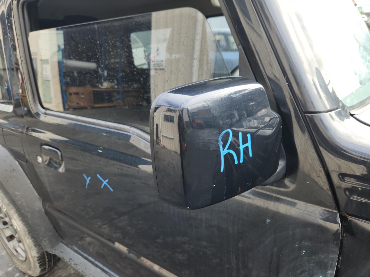 1000945467-Right Door Mirror