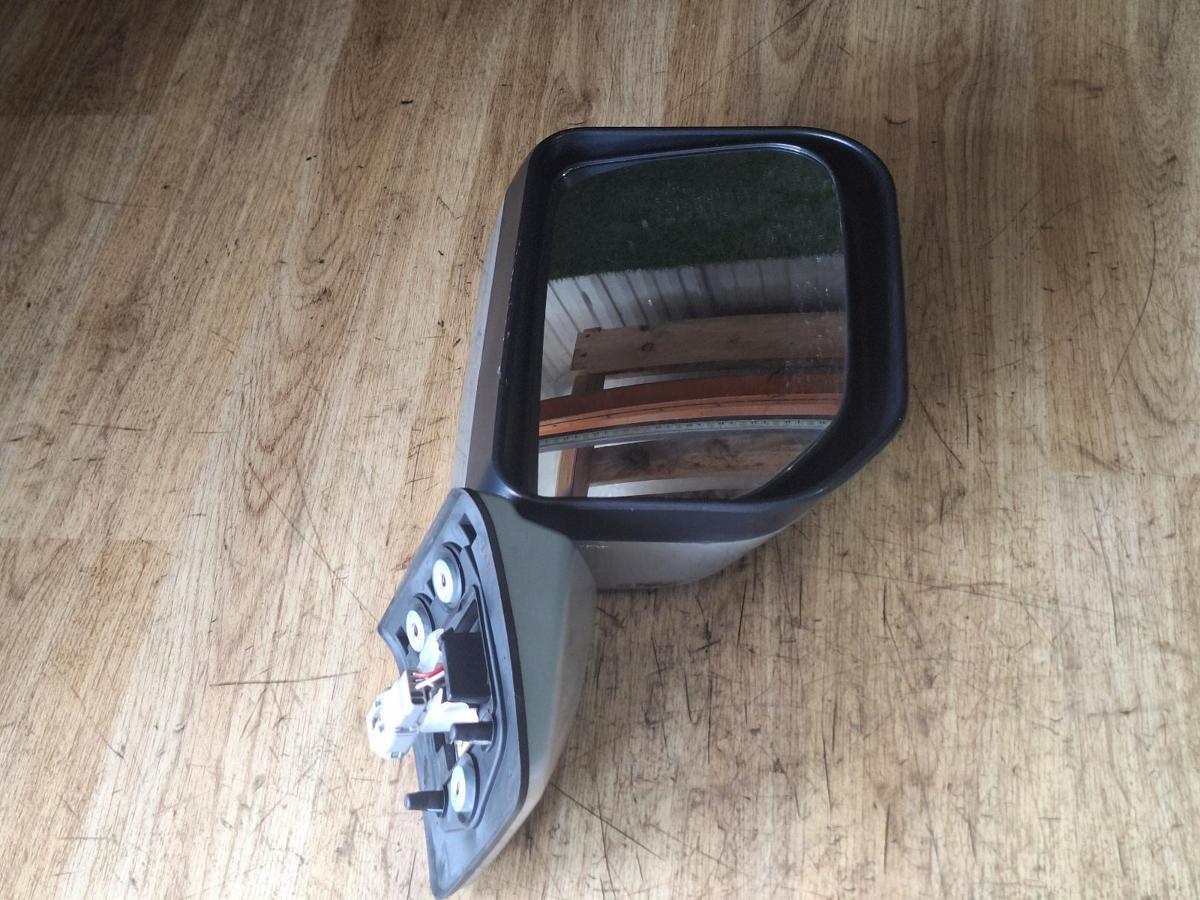 1000908896-Right Door Mirror Front