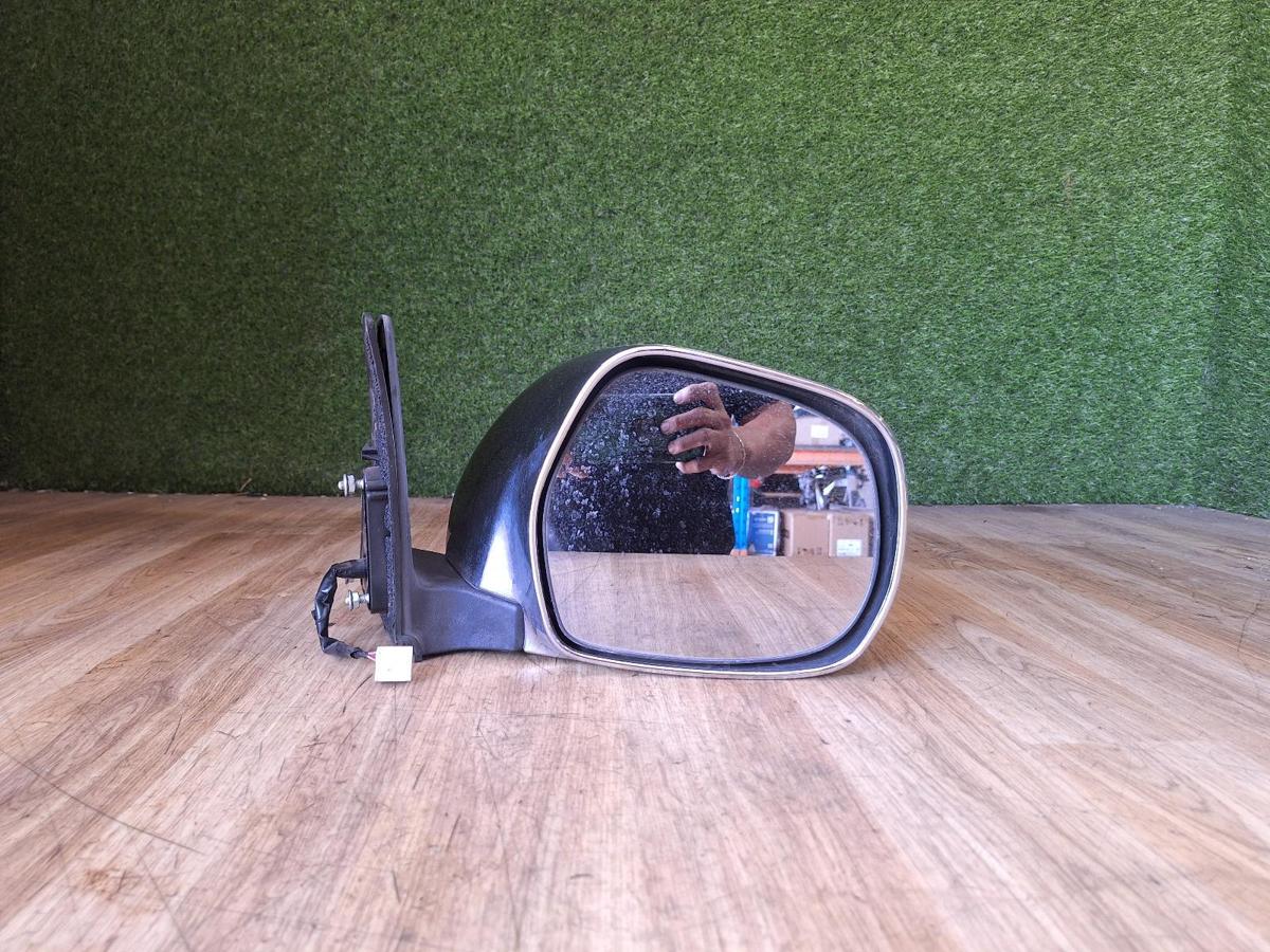 1000901201-Right Door Mirror Front