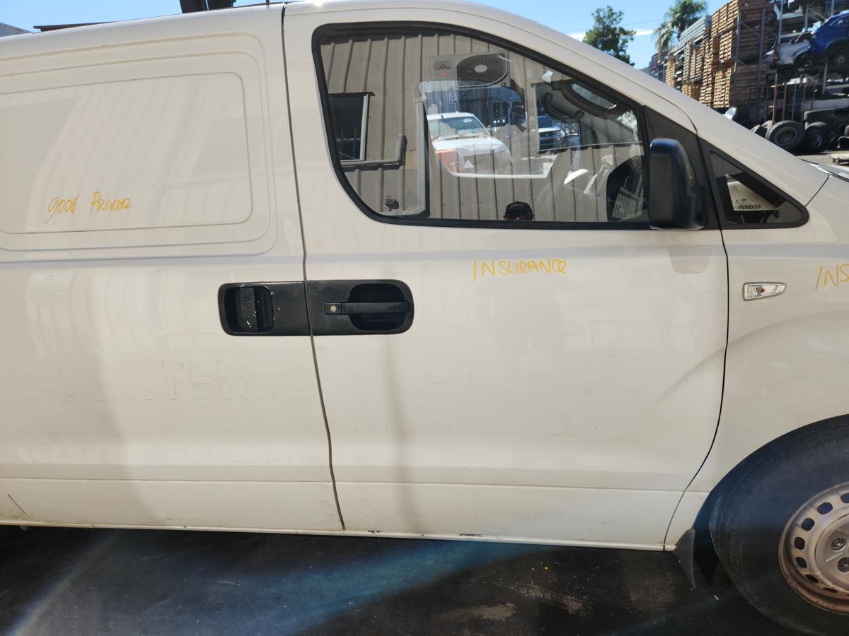Right Front Door for HYUNDAI ILOAD/IMAX