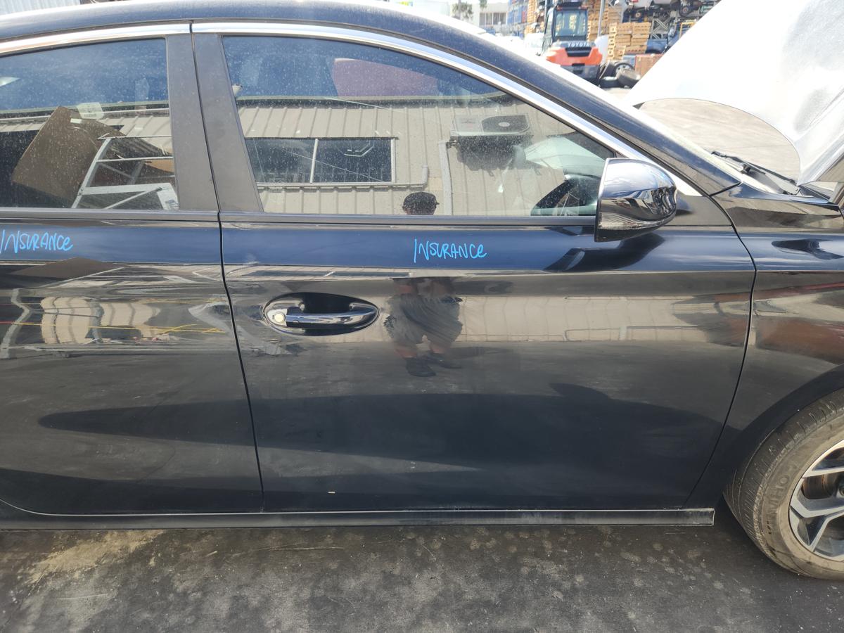 1000944631-Right Front Door