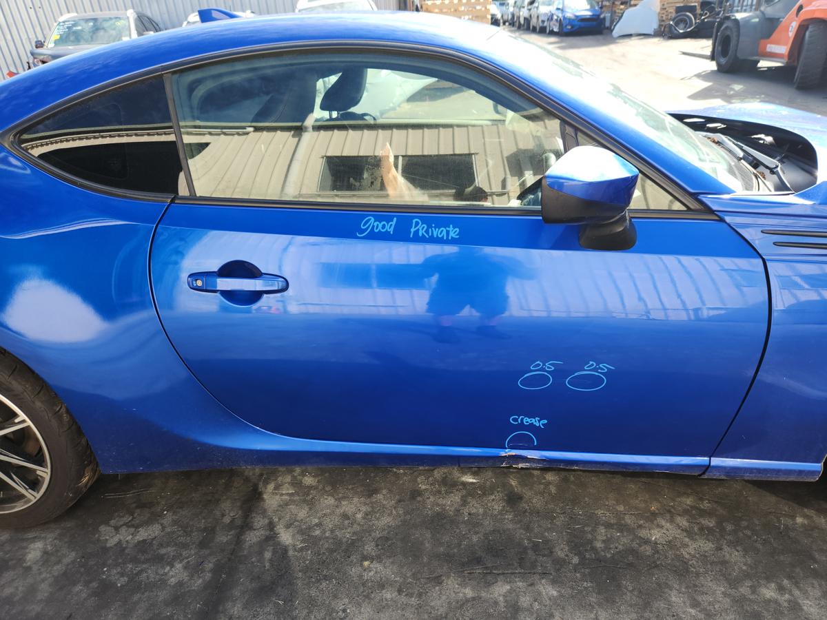 1000945573-Right Front Door