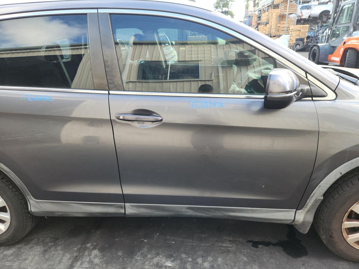 1000945990-Right Front Door
