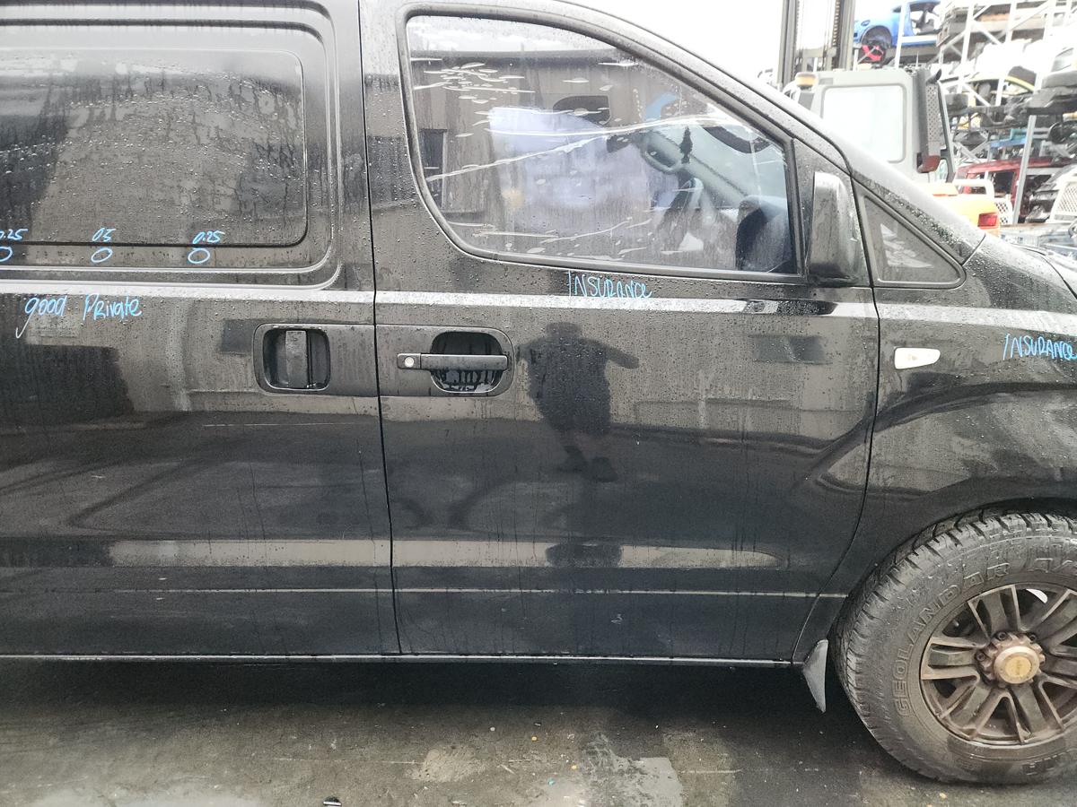 Right Front Door for HYUNDAI ILOAD/IMAX