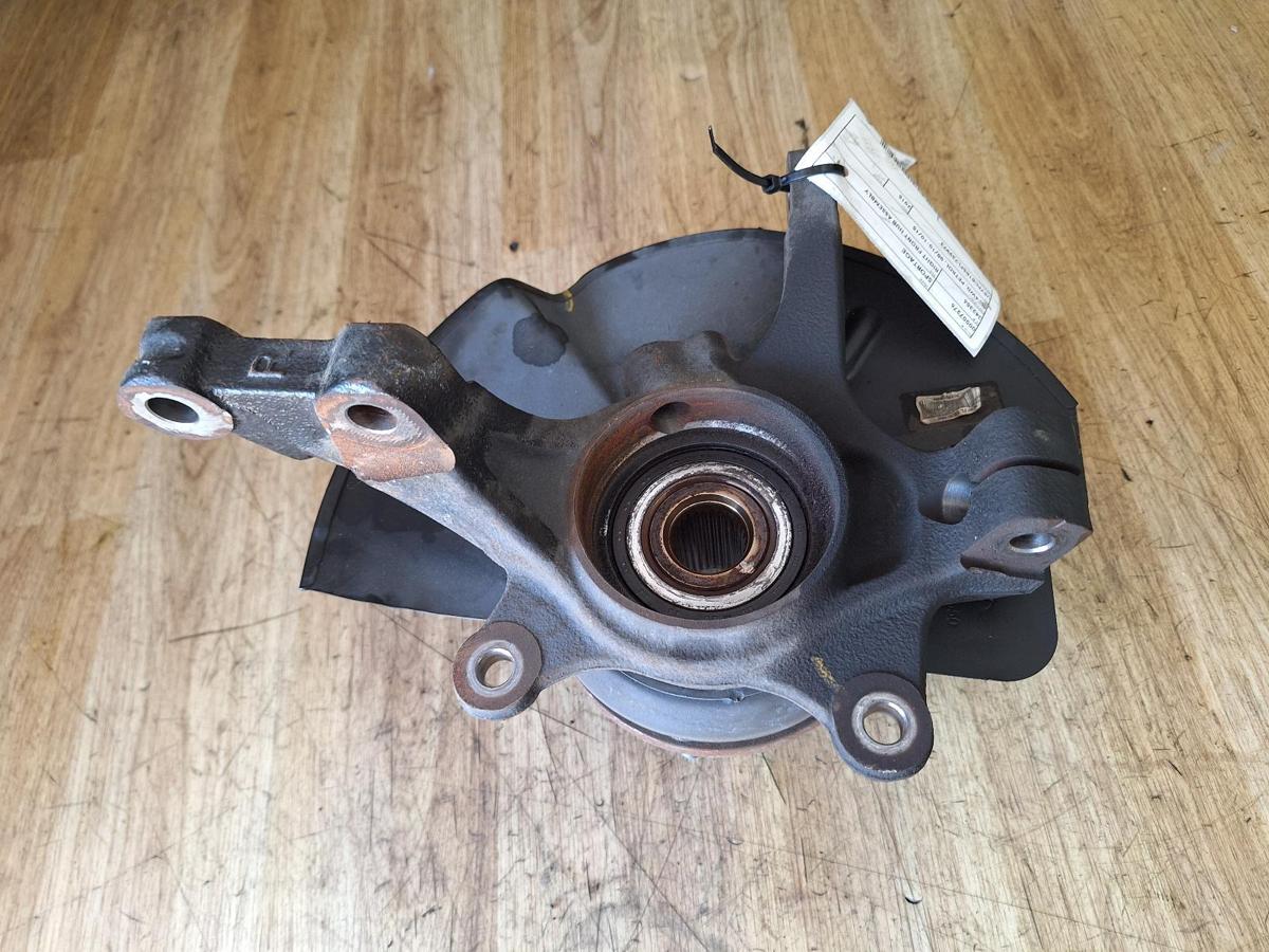 1000909149-Right Front Hub Assembly Top