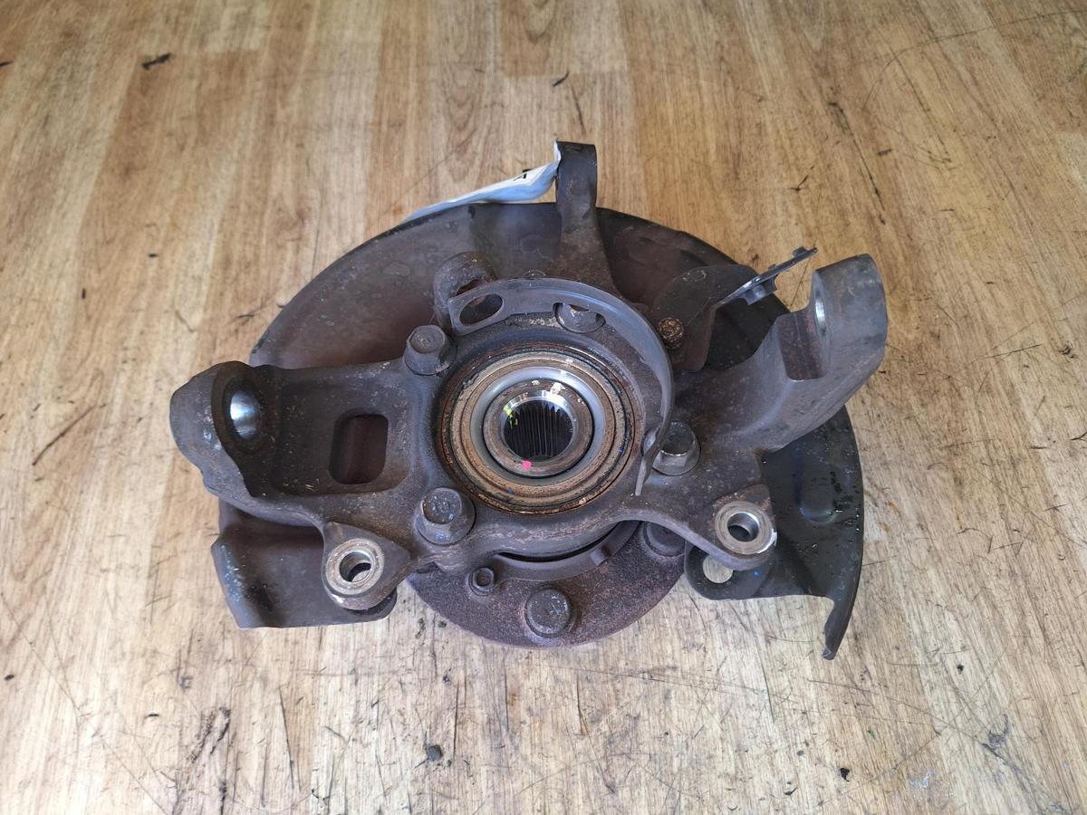 1000918307-Right Front Hub Assembly Top