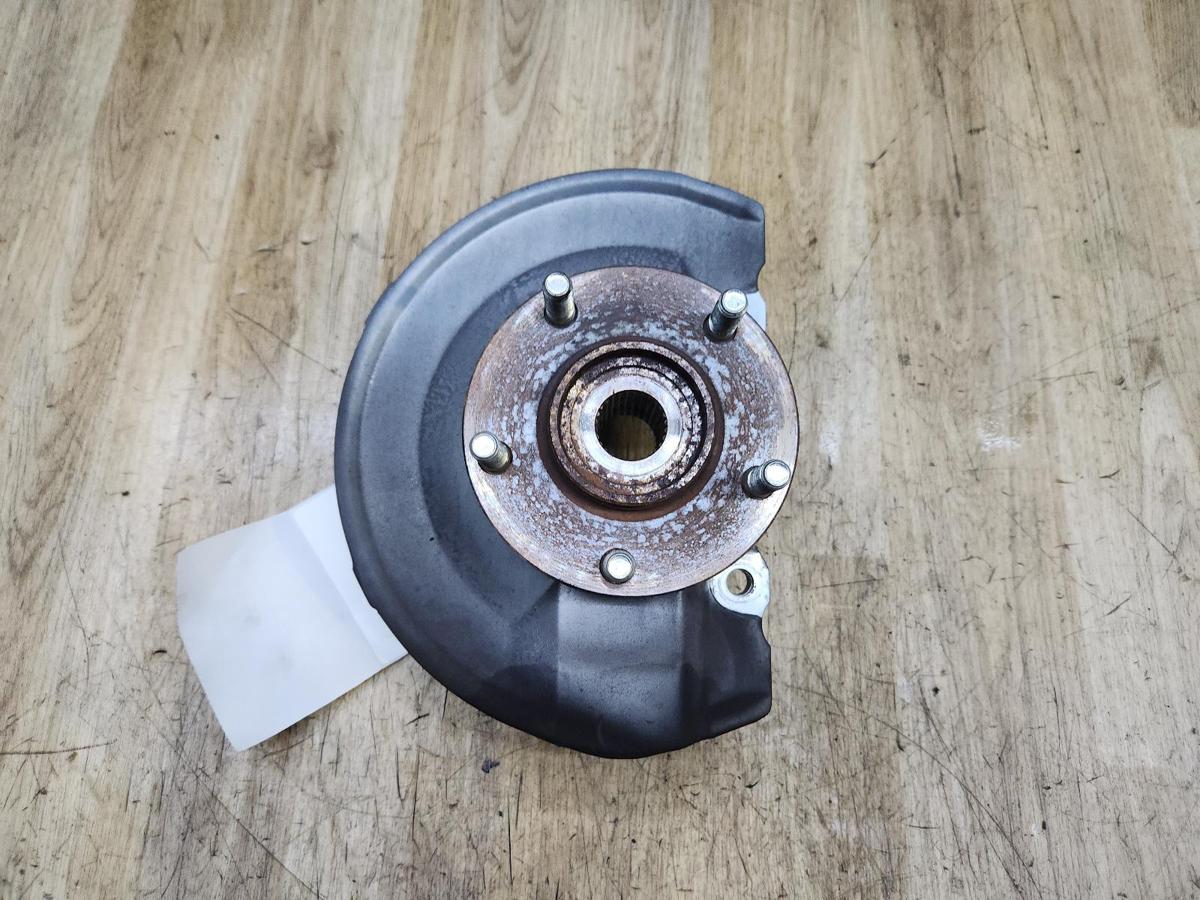 1000929792-Right Front Hub Assembly Top