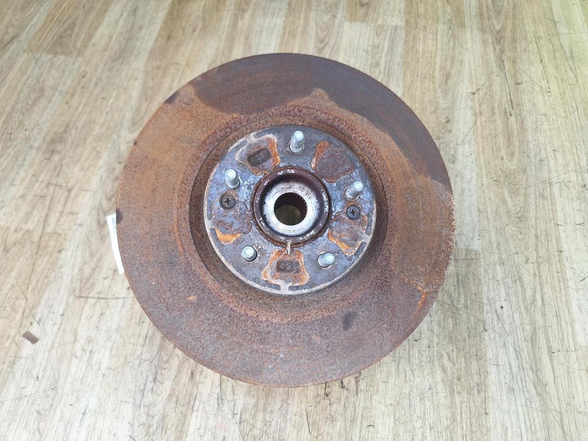 1000929954-Right Front Hub Assembly Top