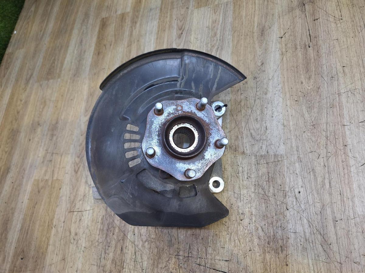 1000930268-Right Front Hub Assembly Top