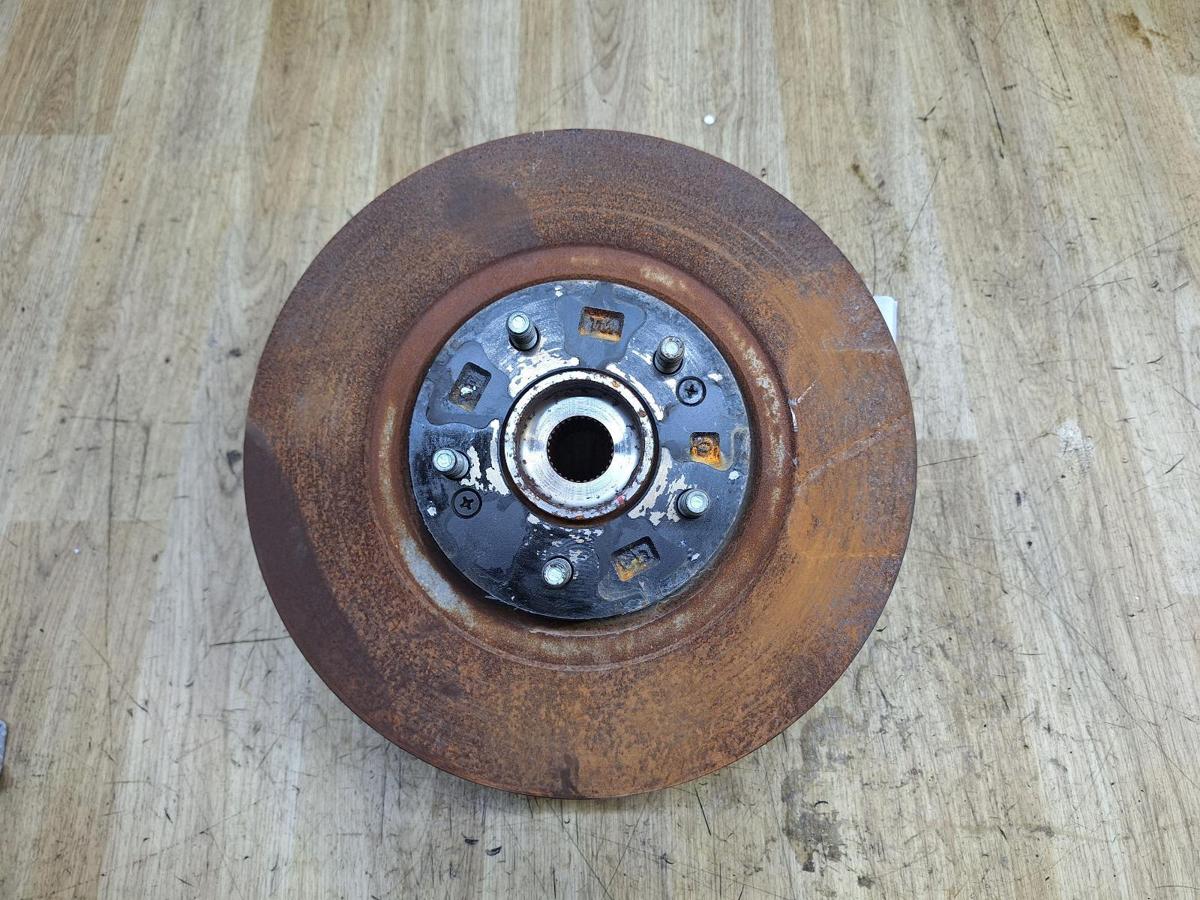 1000930588-Right Front Hub Assembly Top