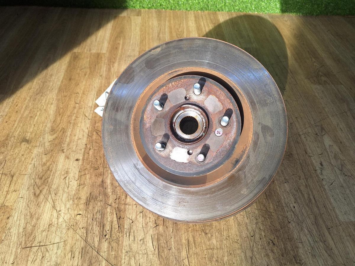 1000932144-Right Front Hub Assembly Top