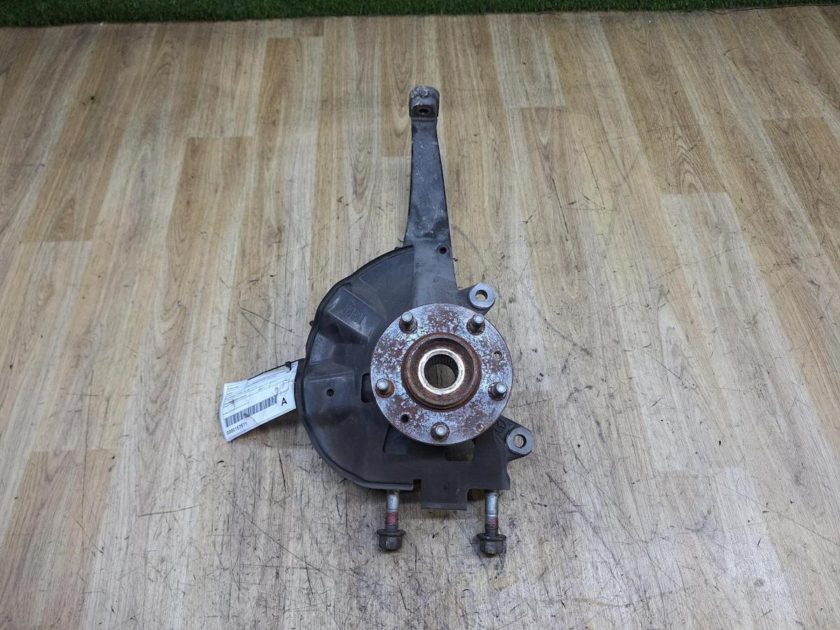 1000934702-Right Front Hub Assembly Top