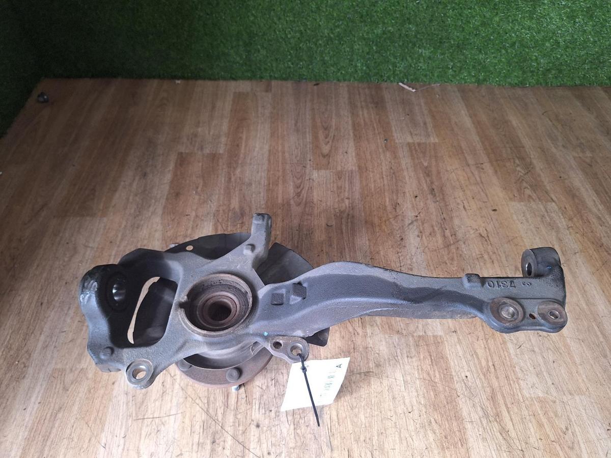 1000914125-Right Front Hub Assembly Top