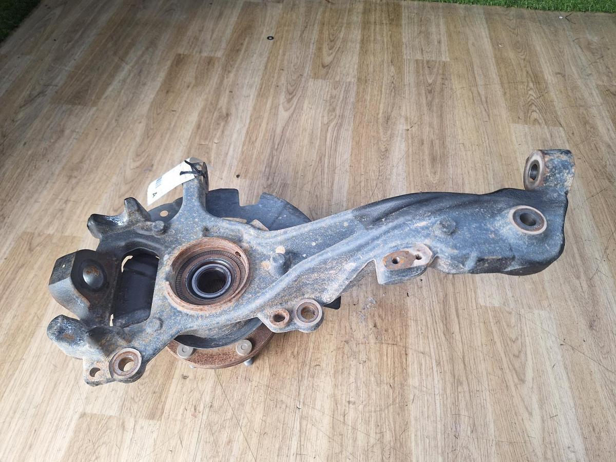 1000898502-Right Front Hub Assembly Top