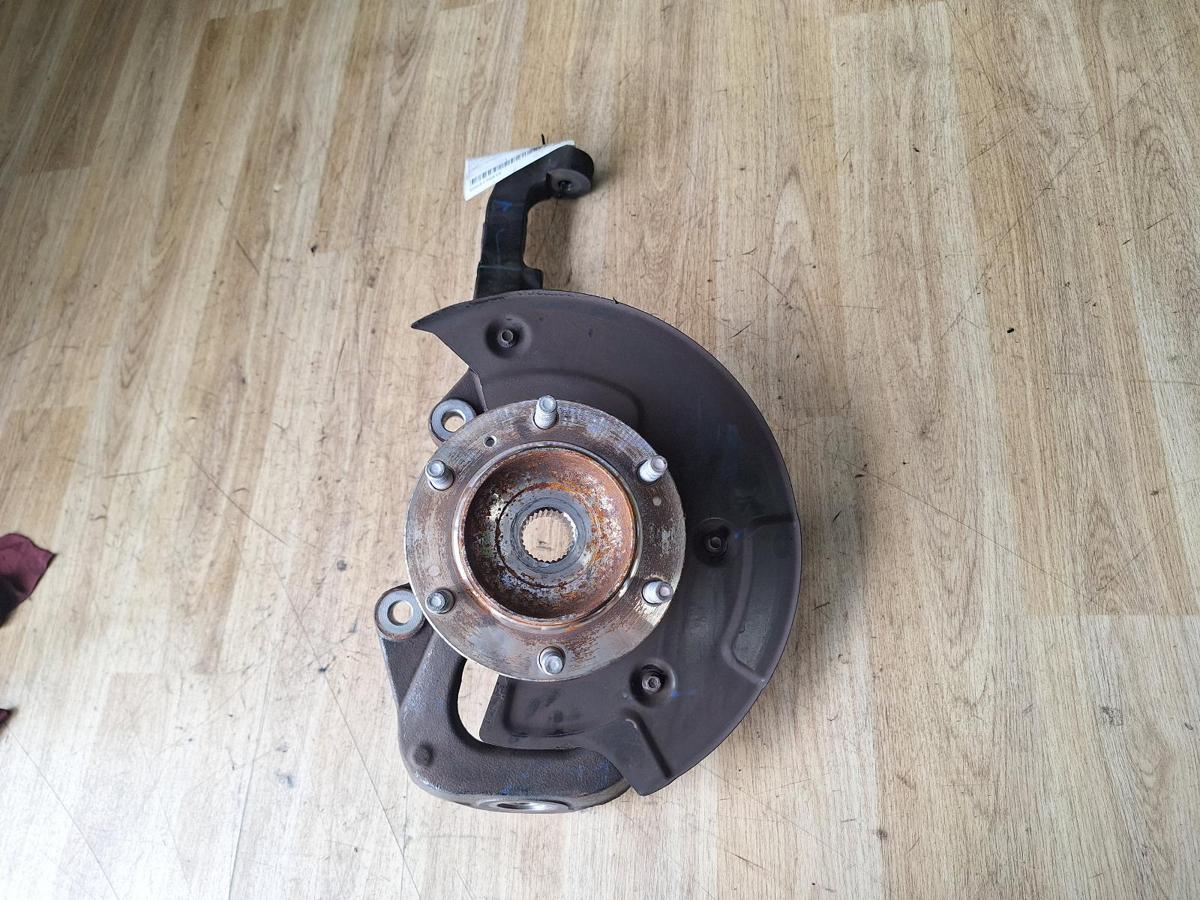 1000882957-Right Front Hub Assembly Top