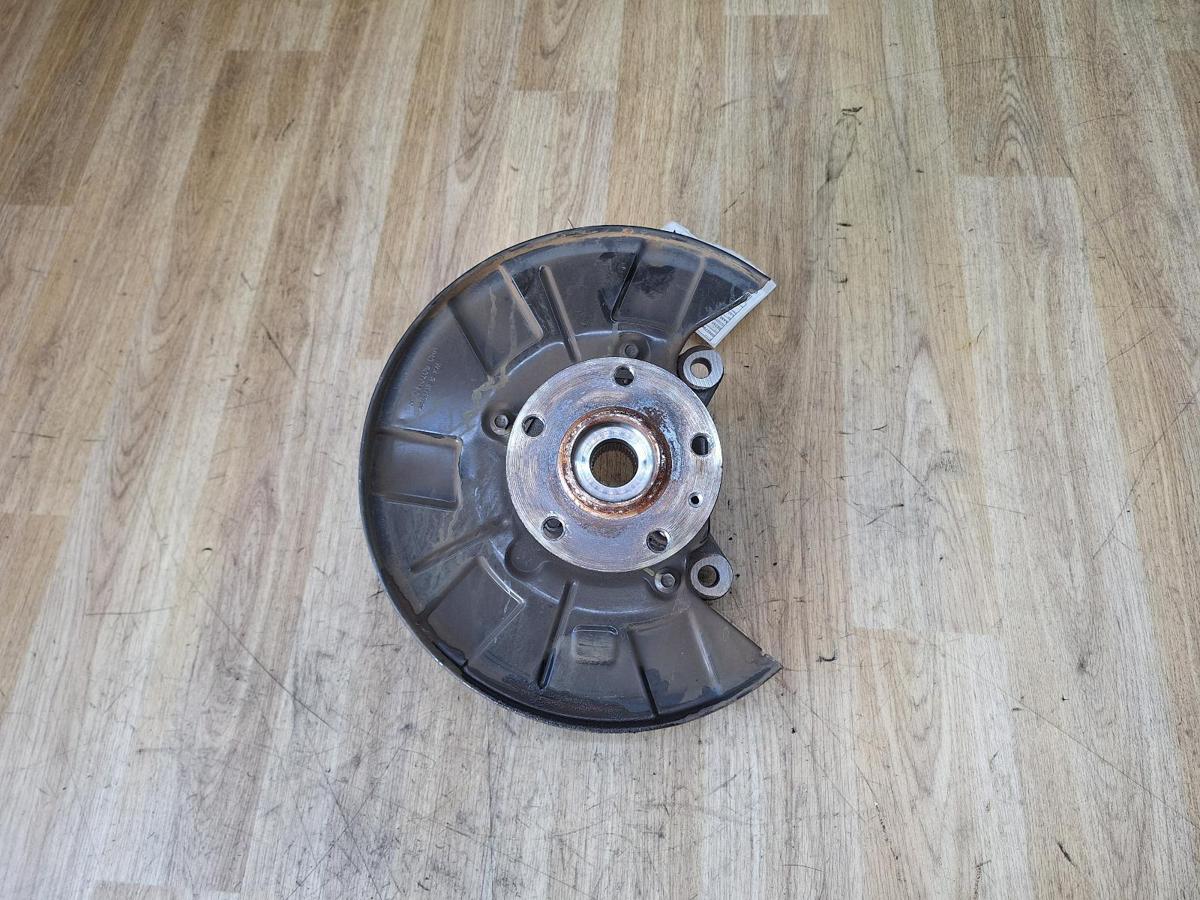 1000883209-Right Front Hub Assembly Top