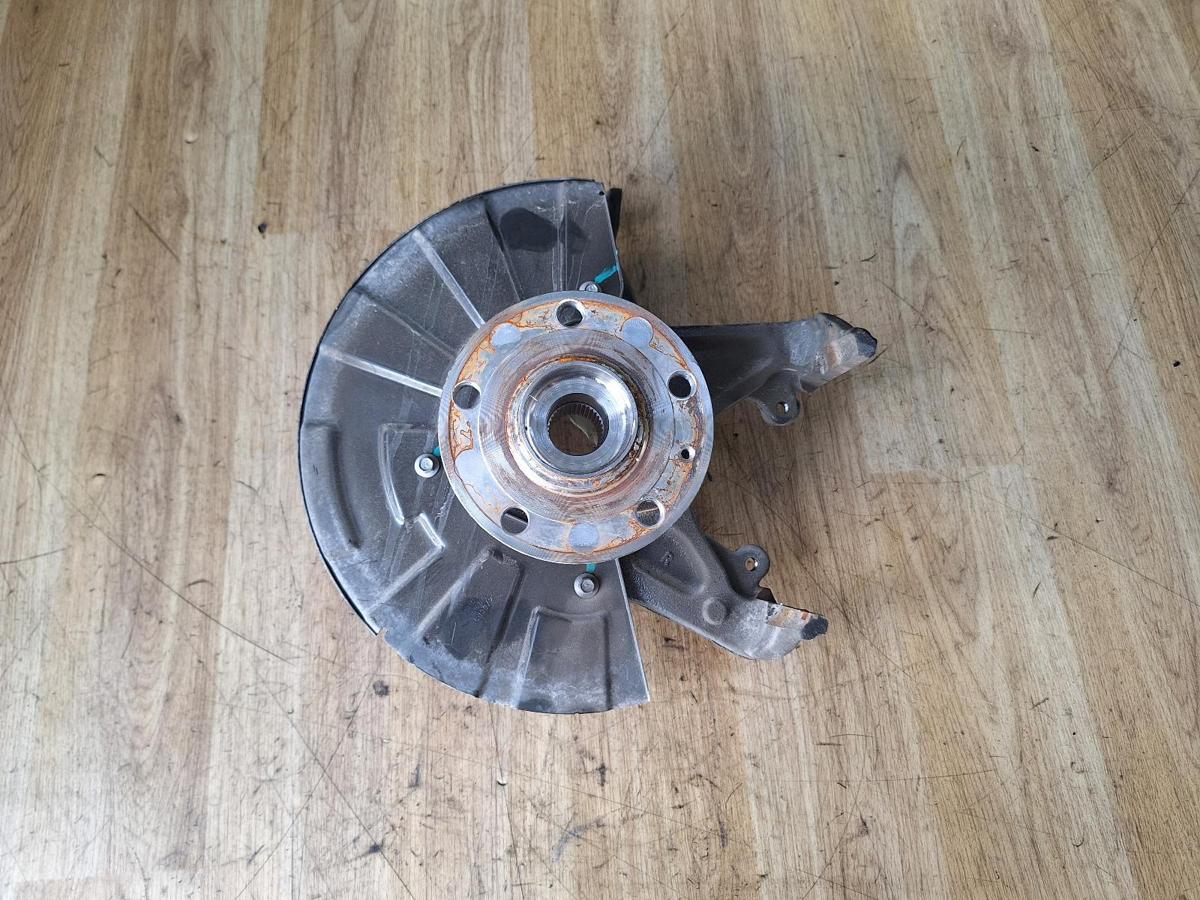 1000884360-Right Front Hub Assembly Top