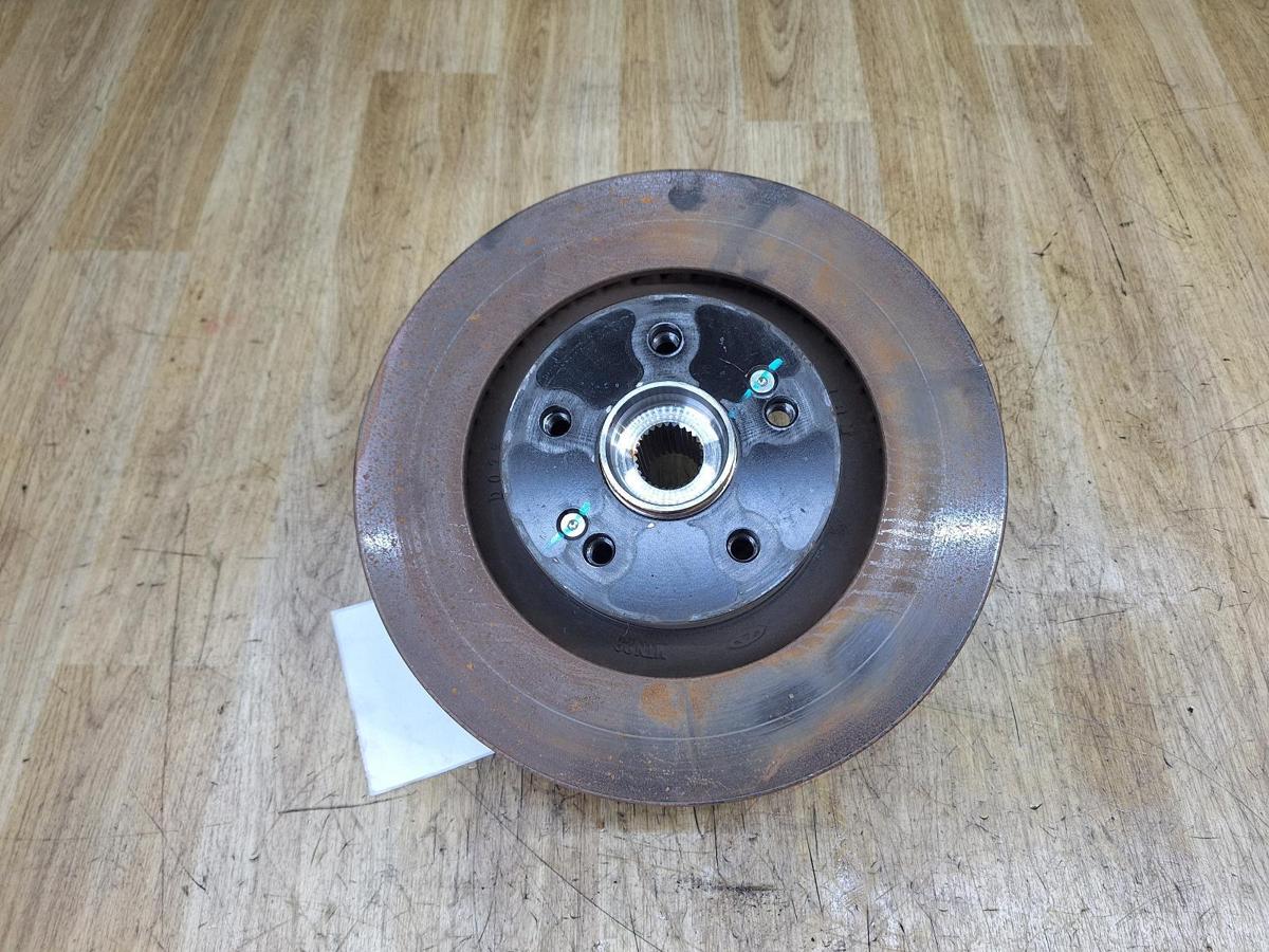 1000928442-Right Front Hub Assembly Top