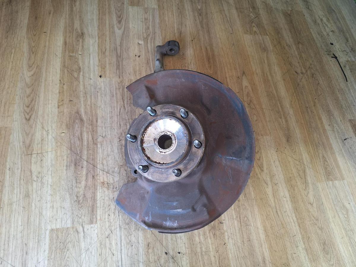 1000901211-Right Front Hub Assembly Top