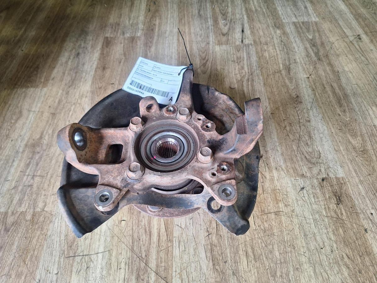 1000906782-Right Front Hub Assembly Top