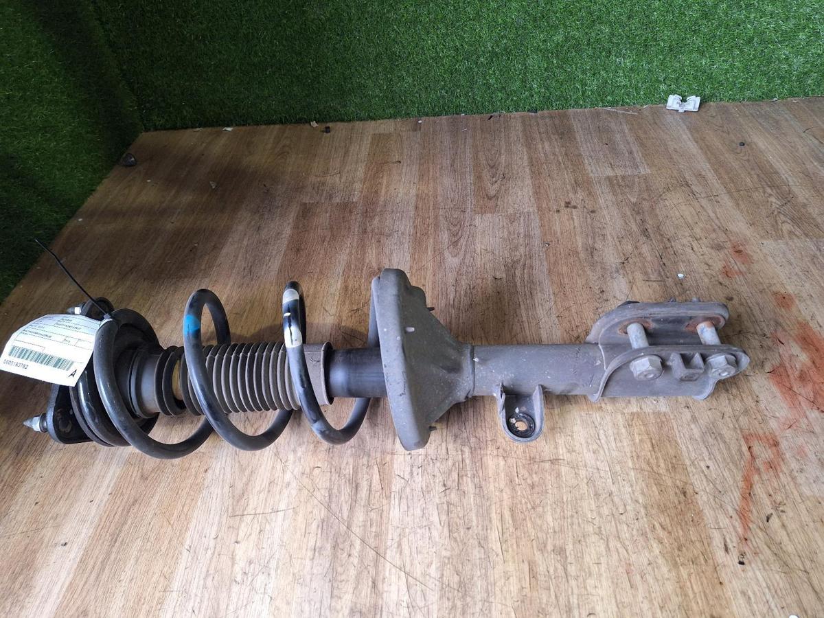 1000910642-Right Front Strut Top