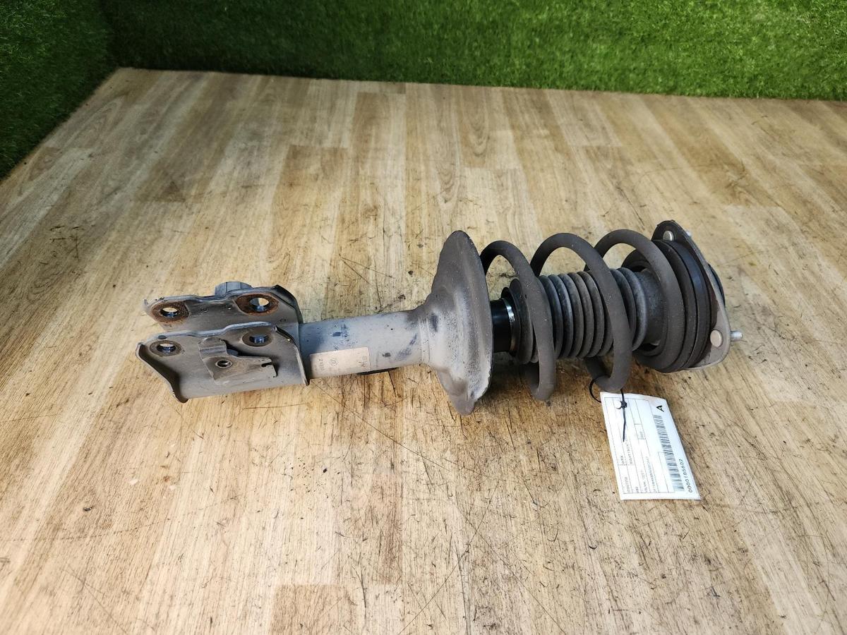 1000923947-Right Front Strut Top