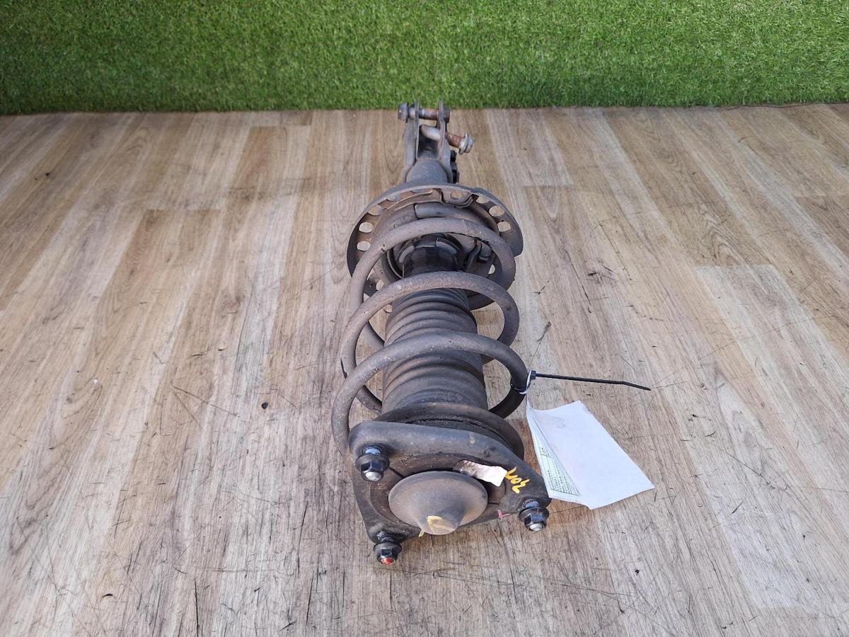 1000937224-Right Front Strut Top