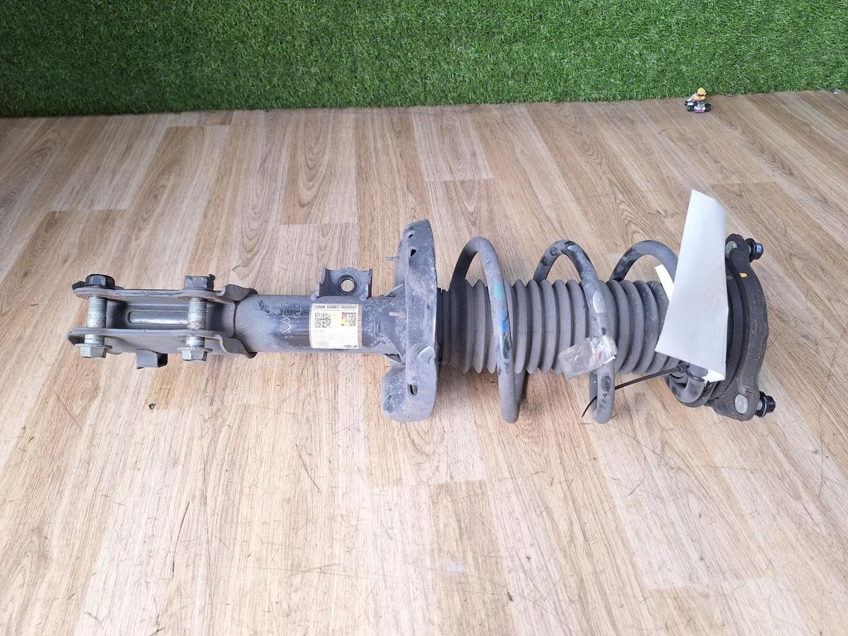 1000889654-Right Front Strut Top
