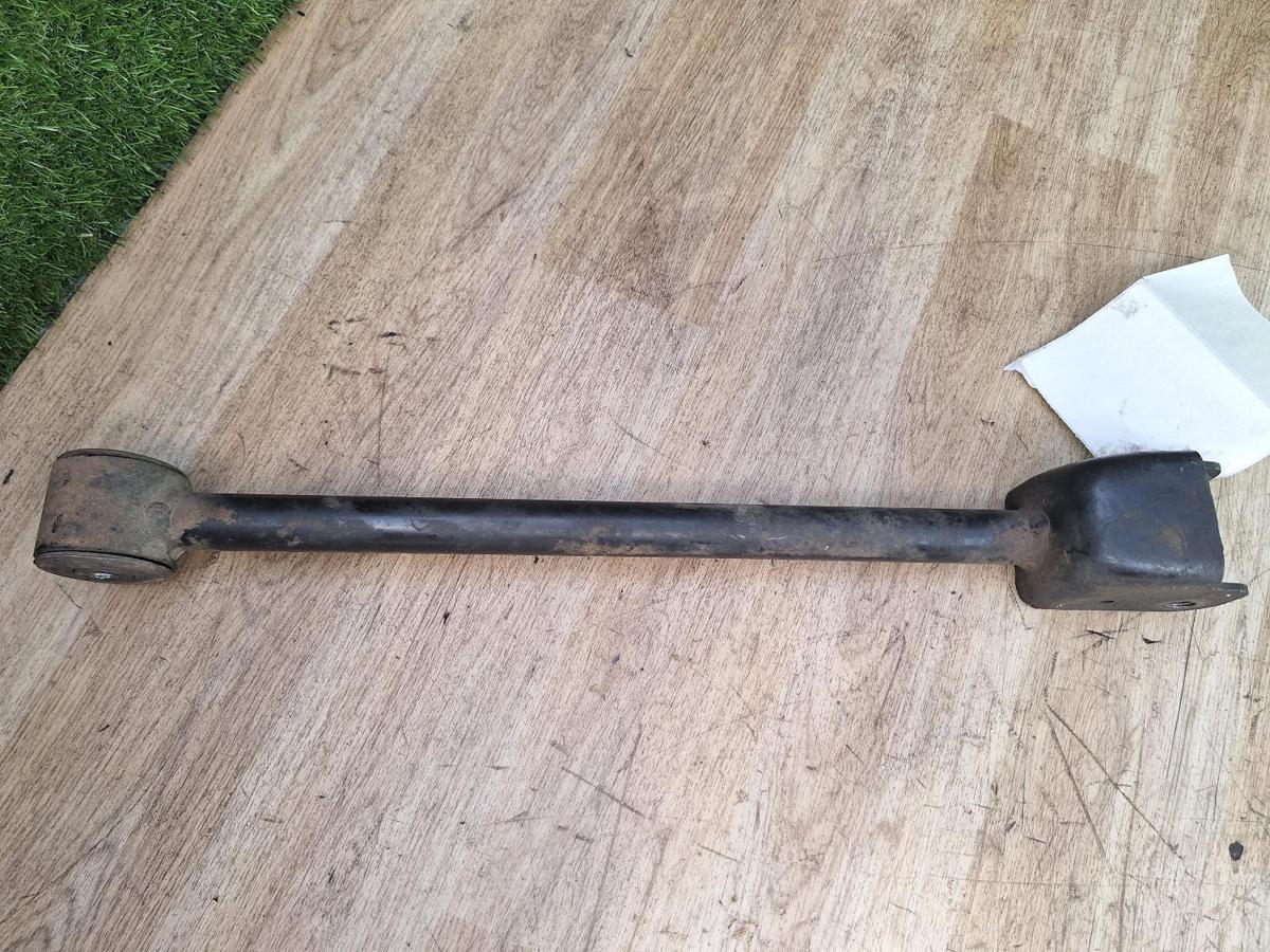 1000922610-Right Front Upper Control Arm Top