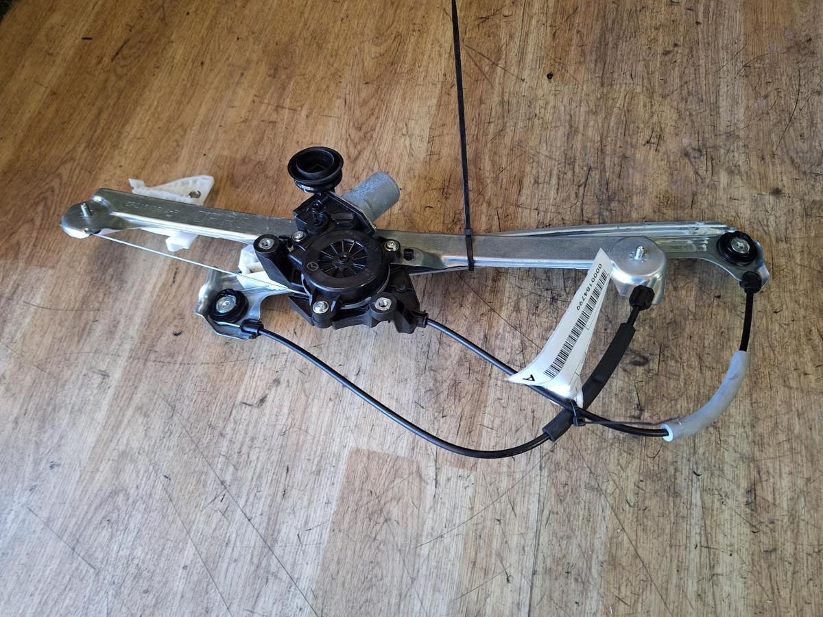 Right Front Window Reg/Motor for MAZDA CX30
