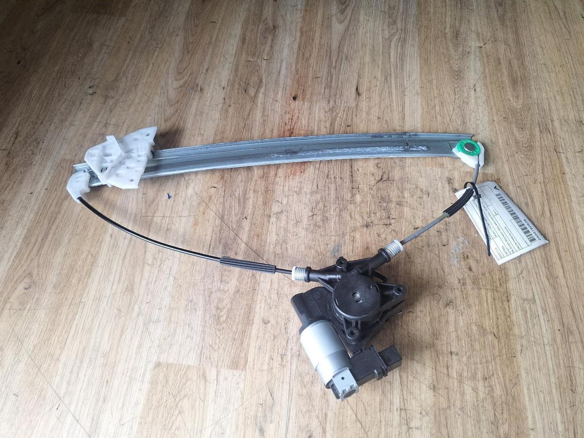 1000896854-Right Front Window Reg/Motor Top