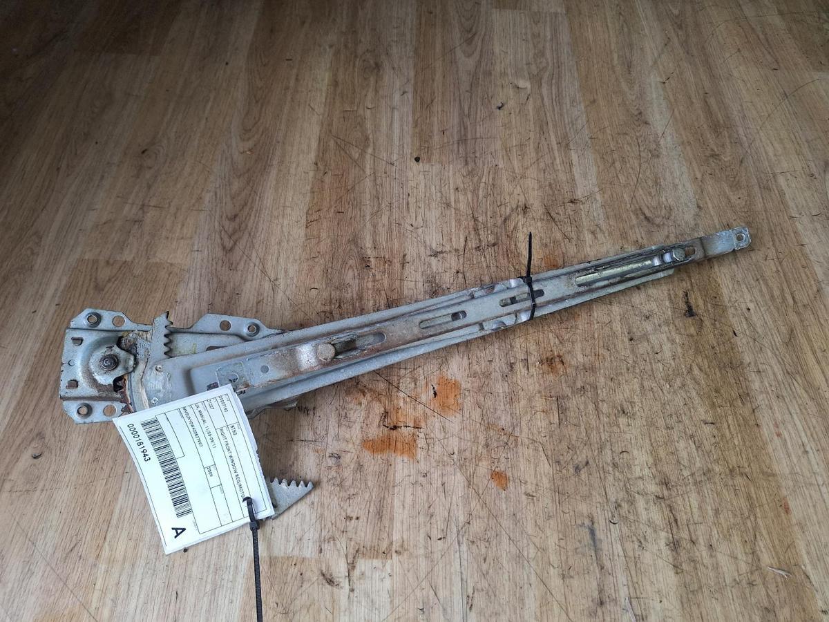 1000905425-Right Front Window Reg/Motor Top