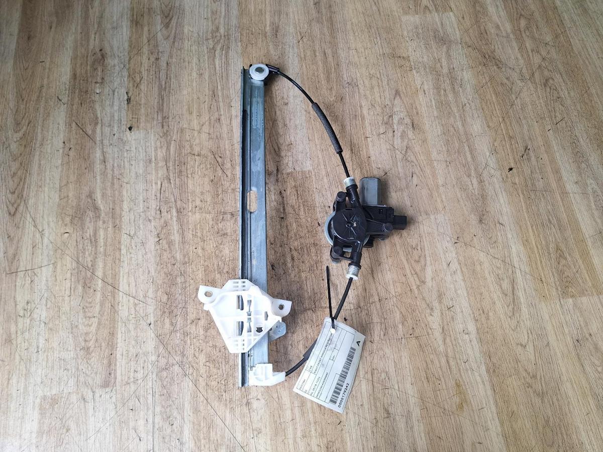 1000889136-Right Front Window Reg/Motor Top