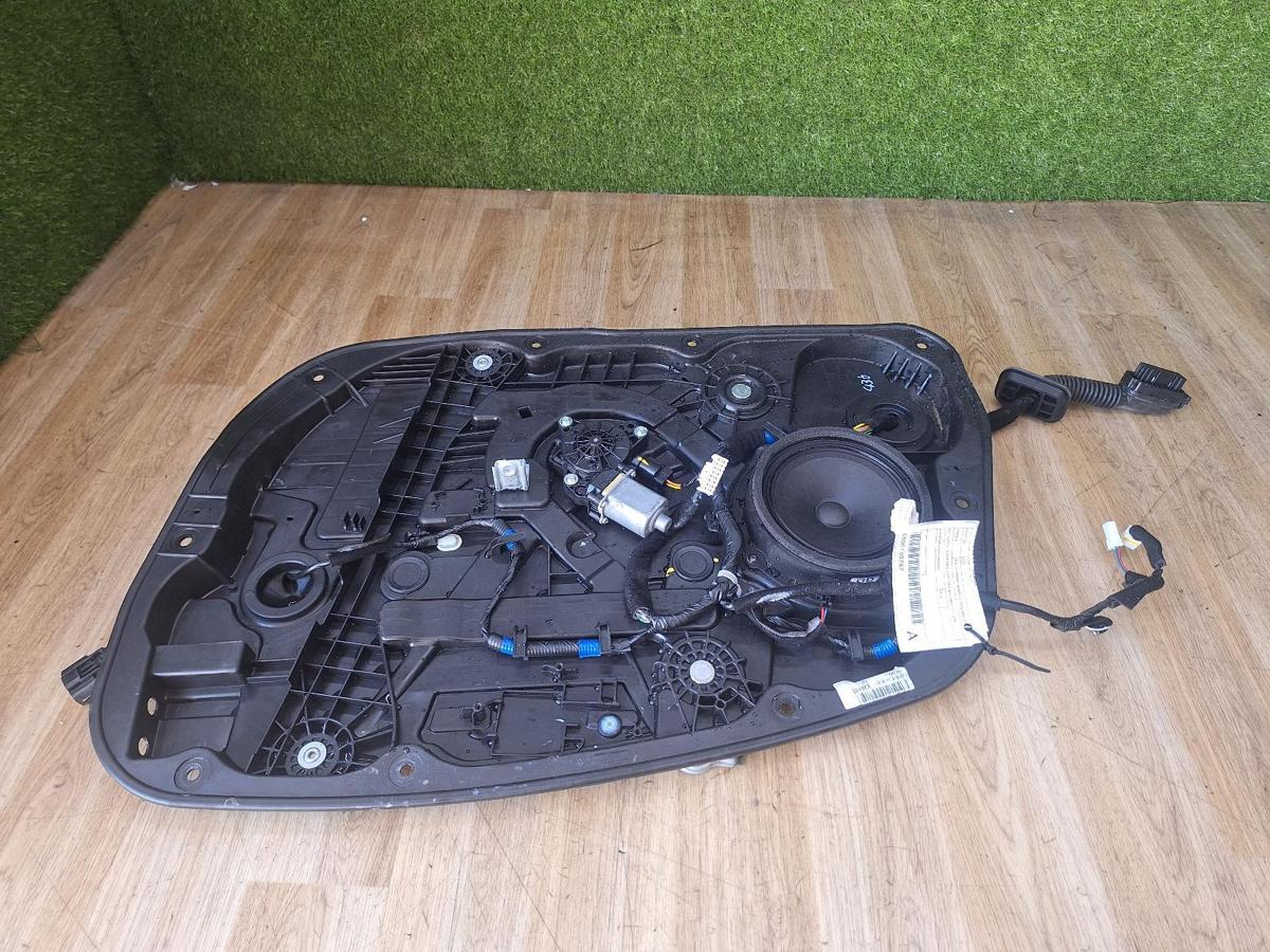 1000898964-Right Front Window Reg/Motor Top