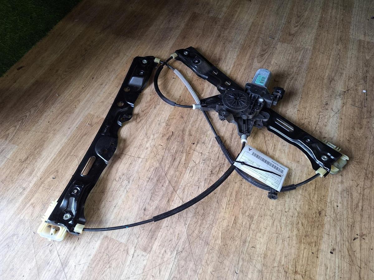 1000913062-Right Front Window Reg/Motor Top