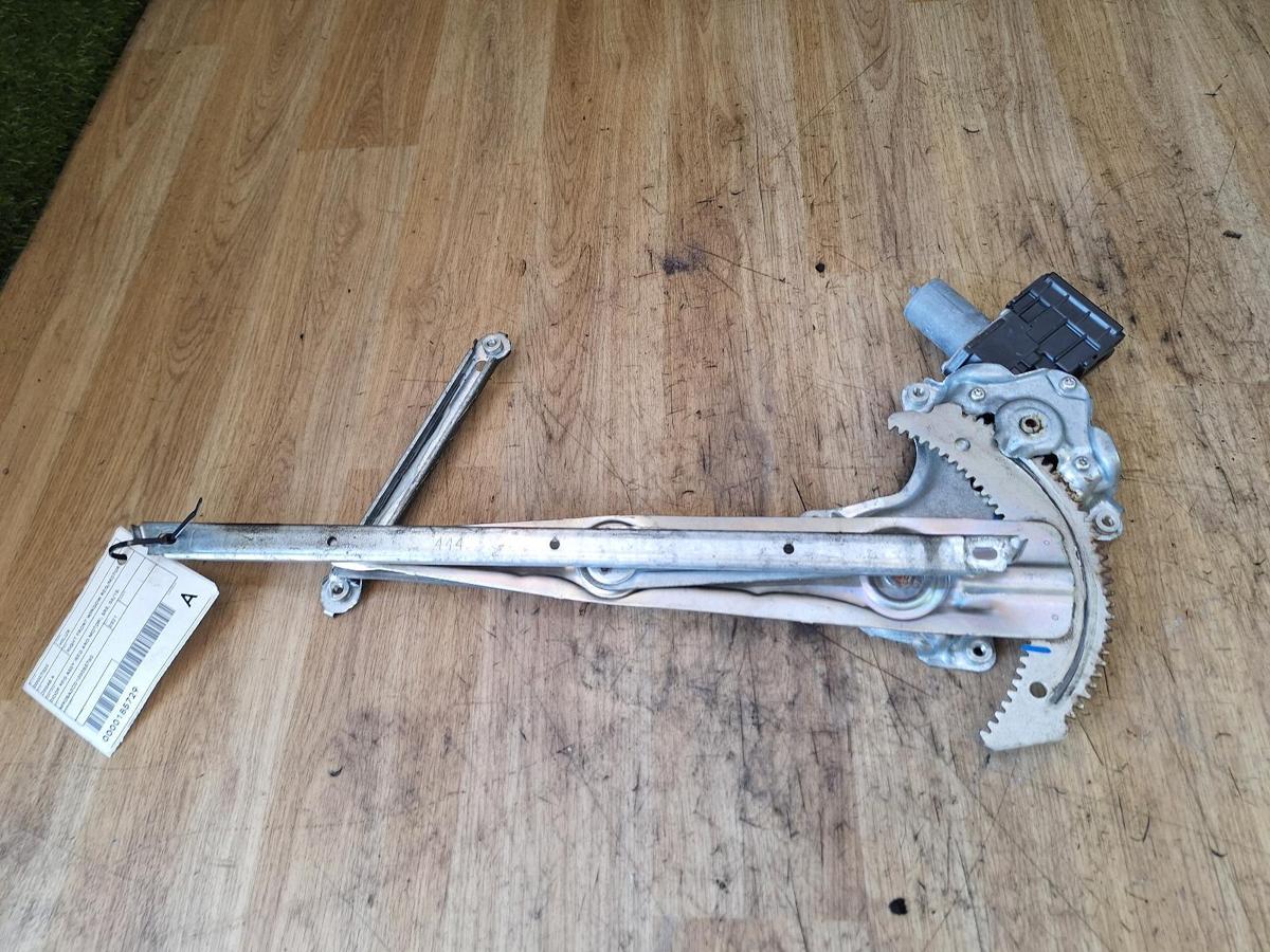 1000924170-Right Front Window Reg/Motor Top